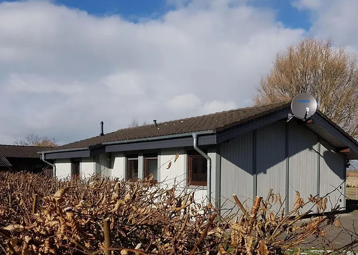 Freistehendes In 2-reihe Am By Interhome * Grosswurden